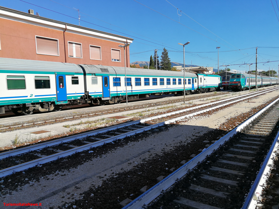 TurismoItaliaNw's tweet photo. FERROVIE | Al mare con Trenitalia, nuovi collegamenti per raggiungere le più belle spiagge italiane: per il turismo vacanze sicure
Leggi la notizia https://t.co/KRhjni4RVz
#estate2020 #treni #trenitalia #gruppofsitaliane #turismo #vacanze https://t.co/sPBxrEtIWX