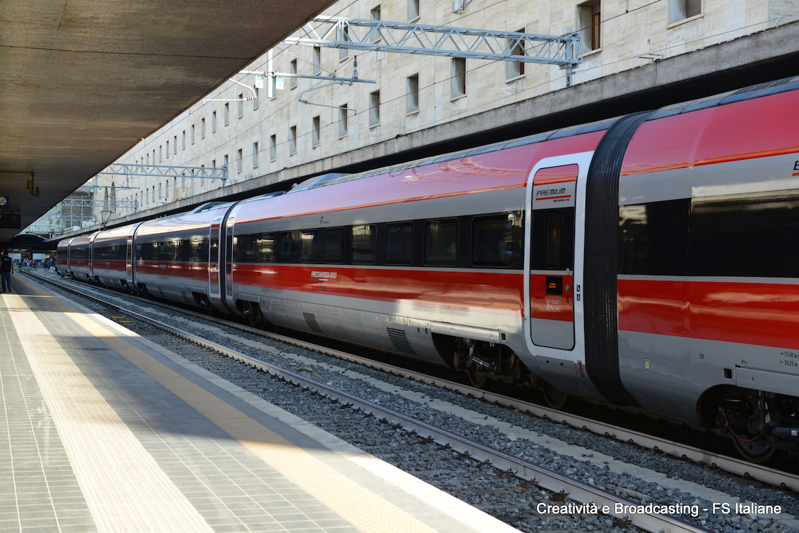 TurismoItaliaNw's tweet photo. FERROVIE | Al mare con Trenitalia, nuovi collegamenti per raggiungere le più belle spiagge italiane: per il turismo vacanze sicure
Leggi la notizia https://t.co/KRhjni4RVz
#estate2020 #treni #trenitalia #gruppofsitaliane #turismo #vacanze https://t.co/sPBxrEtIWX