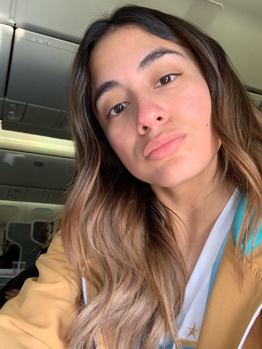aIIypride's tweet photo. ally brooke sem maquiagem é simplesmente a coisa mais linda desse mundo https://t.co/7quTkC5OmP