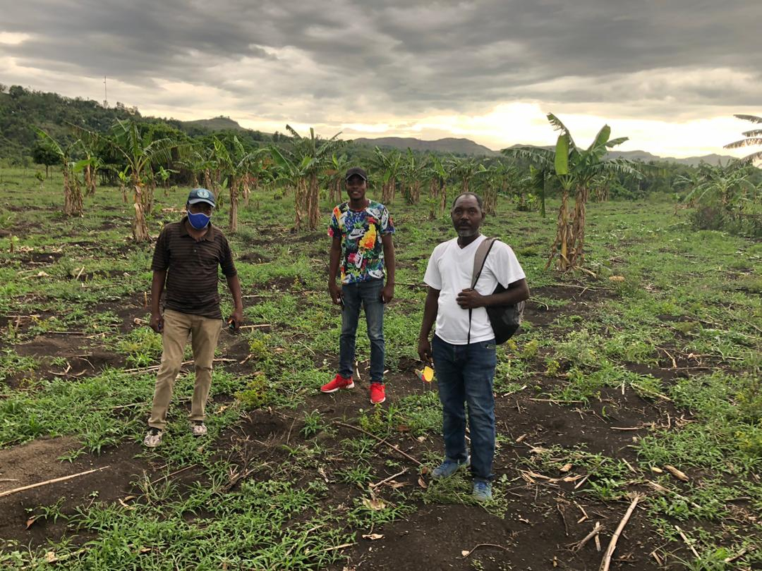 UnlockingCMTY's tweet photo. Thanks to the support from individuals we were able to establish the Thomonde Community Business Loan fund and issued our first 3 loans. This has helped families whose farming businesses have been impacted by COVID-19.  #Haiti #unlockingcommunities #socialenterprise #agriculture https://t.co/FYYHZSiaRd