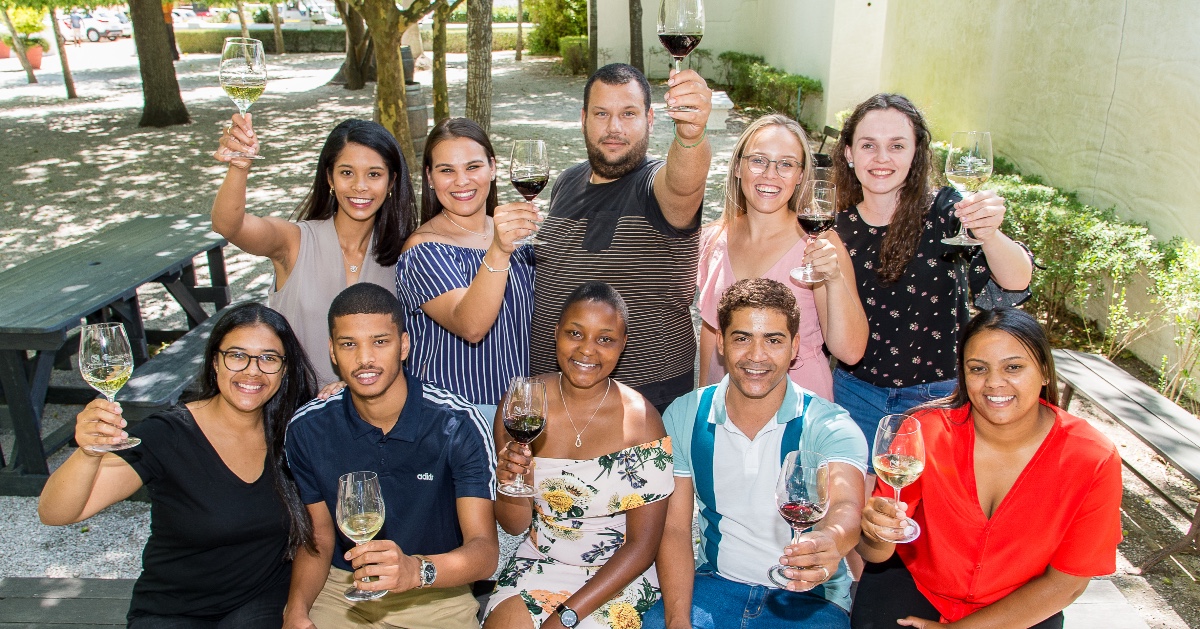 CapeWinemakersG's tweet photo. Jancis Robinson mentions the Guild's Protege Programme - founded in 2006 to fast-track meaningful transformation in the SA wine industry -  in her latest article. Read more, here: https://t.co/YnBFtg2ZSU

#CWGProtegeProgramme #CWG #CapeWinemakersGuild https://t.co/hEaJO1QHzh