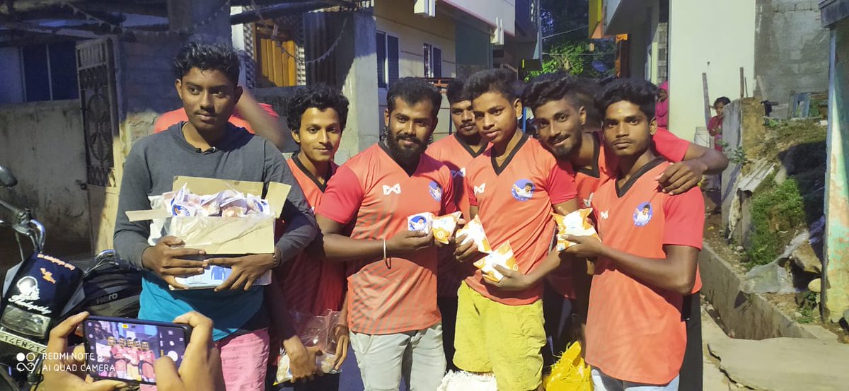 Raheem_VjFan's tweet photo. Body celebration begging 😎. Much love about this celebration 😍😍🥰
@Dr_Ecr_official @kaonlinevjfans2 
@VijayImmanuel6 
#karnatakashivamogga fans 😎❤ https://t.co/IJHL5C0Iau