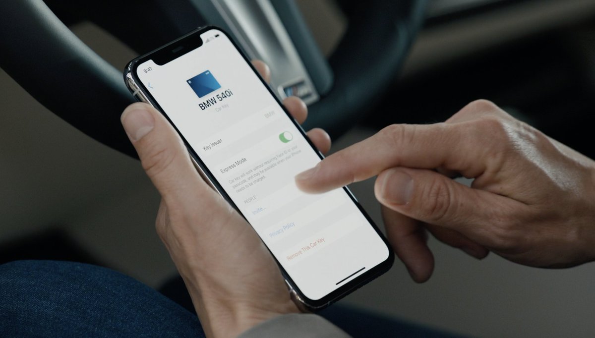 iphoneros's tweet photo. Ahora nos cuentan acerca de CarKey... abre tu coche con tu iPhone. Las llaves digitales se pueden compartir, para dejarle el coche a alguien. https://t.co/9ms6hNmiyq
