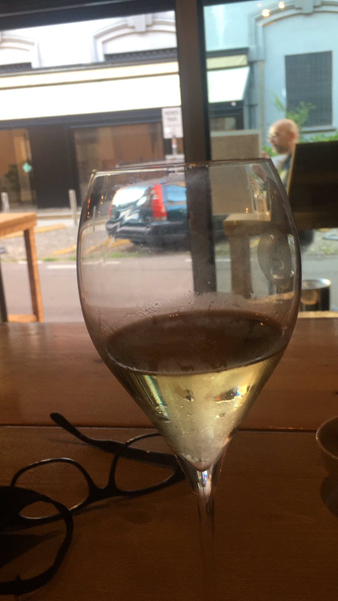 titofaraci's tweet photo. Sono un umarell da bar. Sempre seduto nel posto da cui si controlla chi entra e chi esce. https://t.co/bvLIW3eQKw