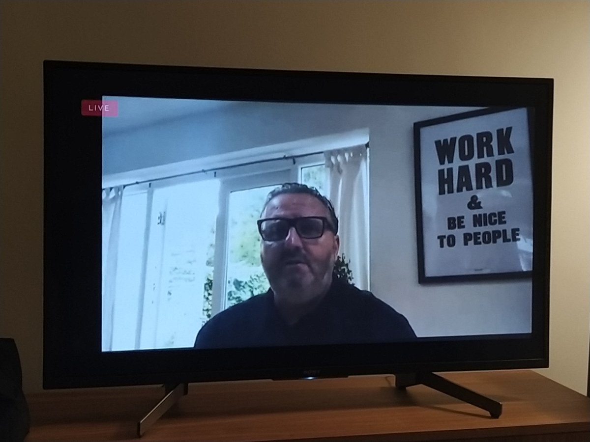 The BluAct 🇪🇺 <a href="/URBACT/">URBACT</a> lead expert <a href="/jimsims100/">Jim Sims</a> sends his own message to the Mataró BluAct Awards. The event is just started and is streamed at playerssl.cdnmedia.tv/embed/6e4302e8