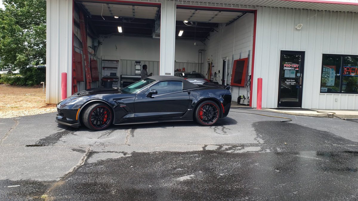 ProTintInc's tweet photo. Pro-Tint of Greensboro installed full front end LLumar PPF &amp; LLumar FormulaOne Pinnacle Tint on 2020 Corvette!

#Corvette #PPF #ClearBra #GreensboroNC #Cars #Tint #LLumar https://t.co/jTl3nqBlKn