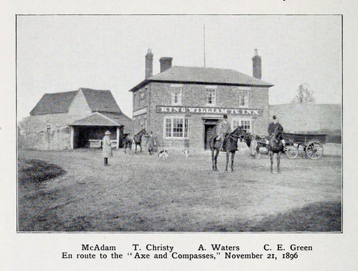 OllieLRogers's tweet photo. For inclusion in the book 📚 @MarkWorkman15's Old Boozers Vol. 1. 

The King William IV Inn at #LeadenRoding #Essex. Still has the glass in the door. The #pub closed in 1990s. 

I've taken same shot as the photo from 1896 whilst out 🚴 

🍺🍻 #historicbuildings #pubs #oldphotos https://t.co/Y1vKnLO3En