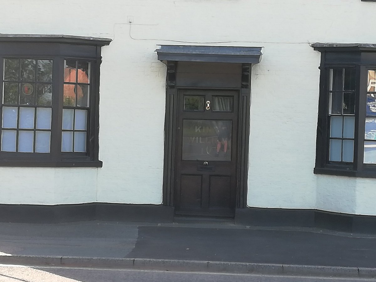 OllieLRogers's tweet photo. For inclusion in the book 📚 @MarkWorkman15's Old Boozers Vol. 1. 

The King William IV Inn at #LeadenRoding #Essex. Still has the glass in the door. The #pub closed in 1990s. 

I've taken same shot as the photo from 1896 whilst out 🚴 

🍺🍻 #historicbuildings #pubs #oldphotos https://t.co/Y1vKnLO3En