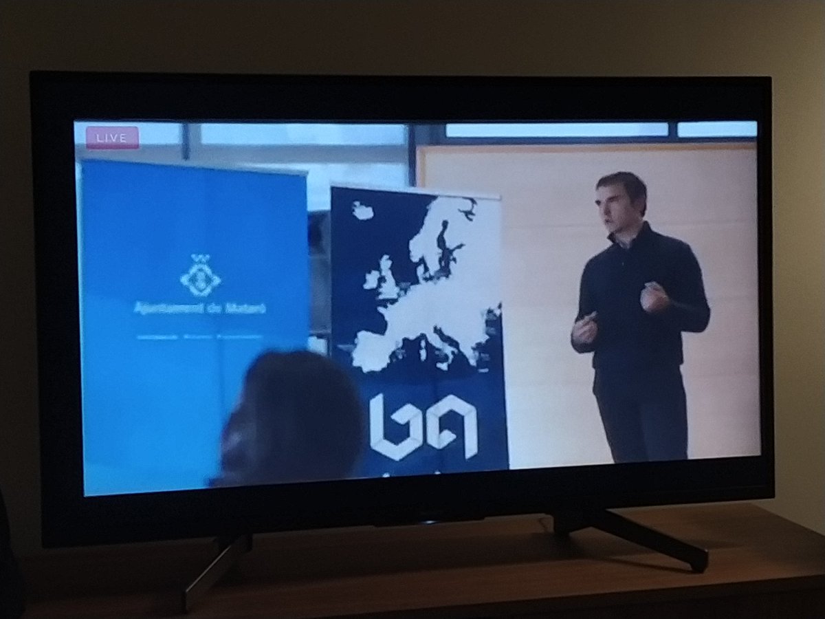 The finalists of the Mataró BluAct Awards briefly presenting their ideas to the audience! Wishing the best luck!! 🤞 The best entrepreneurial idea for Blue Economy wins tonight! <a href="/URBACT/">URBACT</a> <a href="/matarocat/">Ajuntament de Mataró</a> <a href="/TecnoCampus/">TecnoCampus</a>