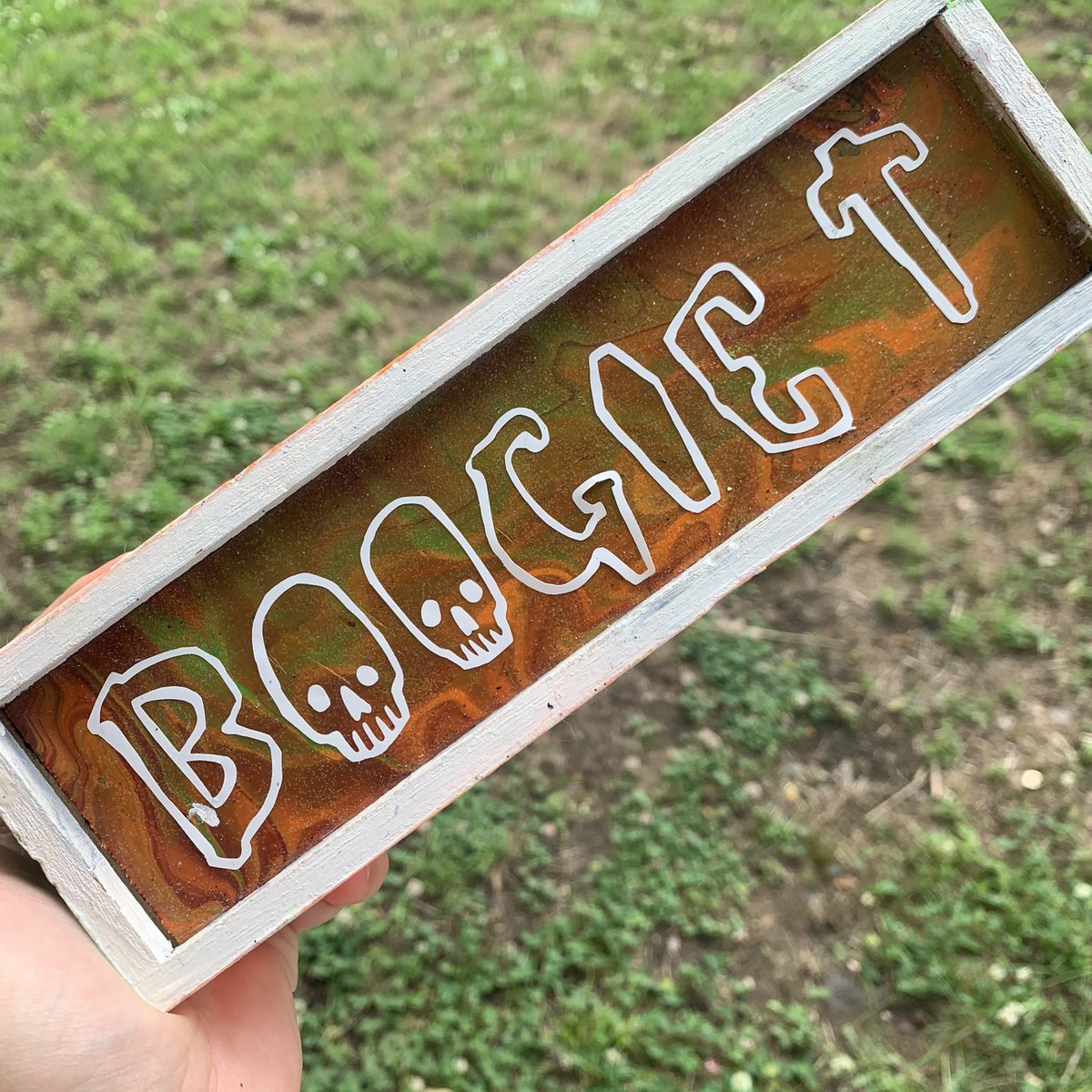 _saracatherine's tweet photo. i made a @boogietmusic stash box ! i’m currently using it to hold all the pendants i’ve made but it’s perfect for a lil to go smoke box 😎 https://t.co/hMrxLPHUQw