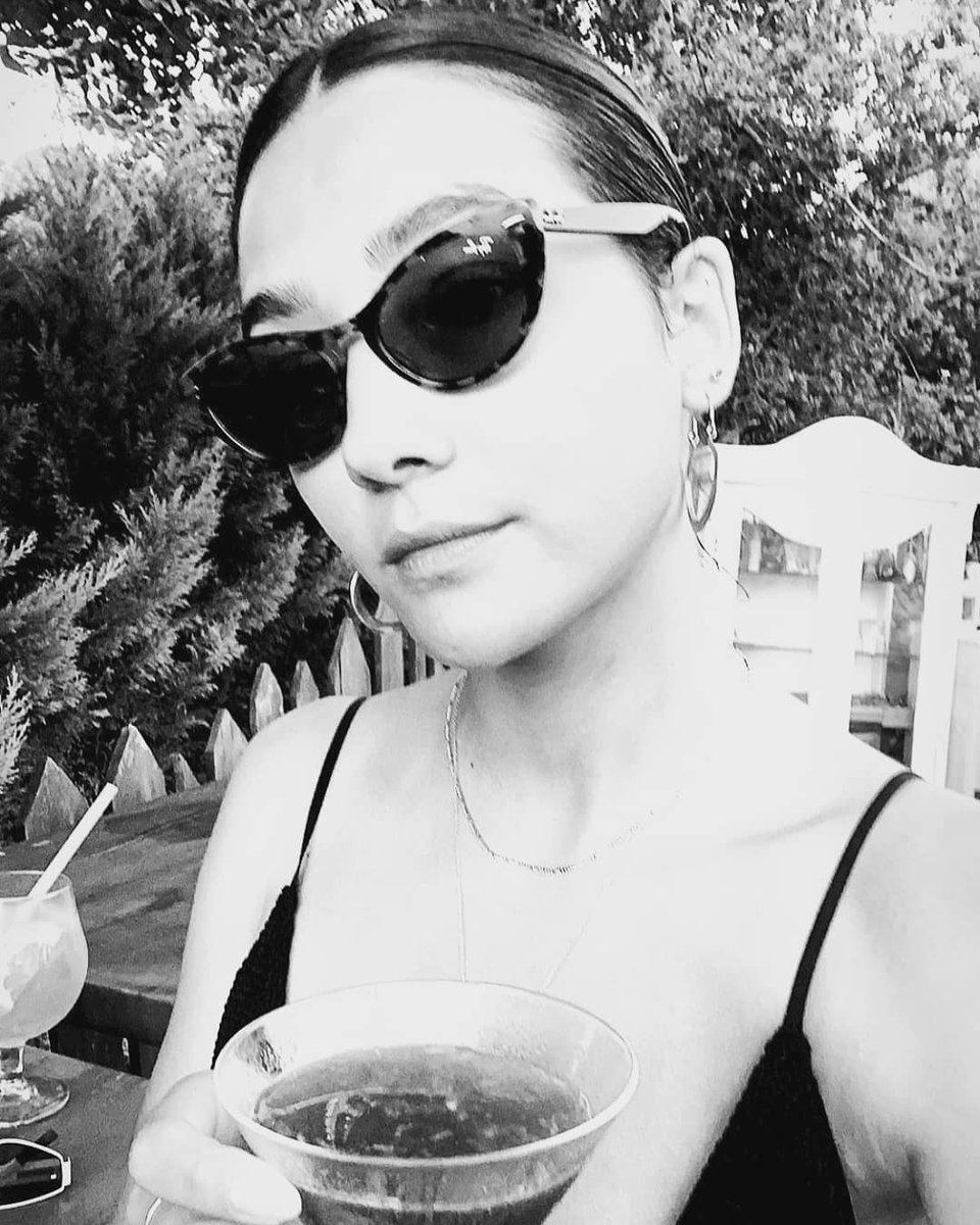 varafsh's tweet photo. New and beautiful pictures from dear #aybükepusat ❣❣❣ as always stunning ❣❣❣
@aybukepusat #HerYerdeSen #seldem #SELDEMING #50Metrekare #enginozturk #NetflixTurkiye @netflixturkiye https://t.co/IbiyHeVbzX