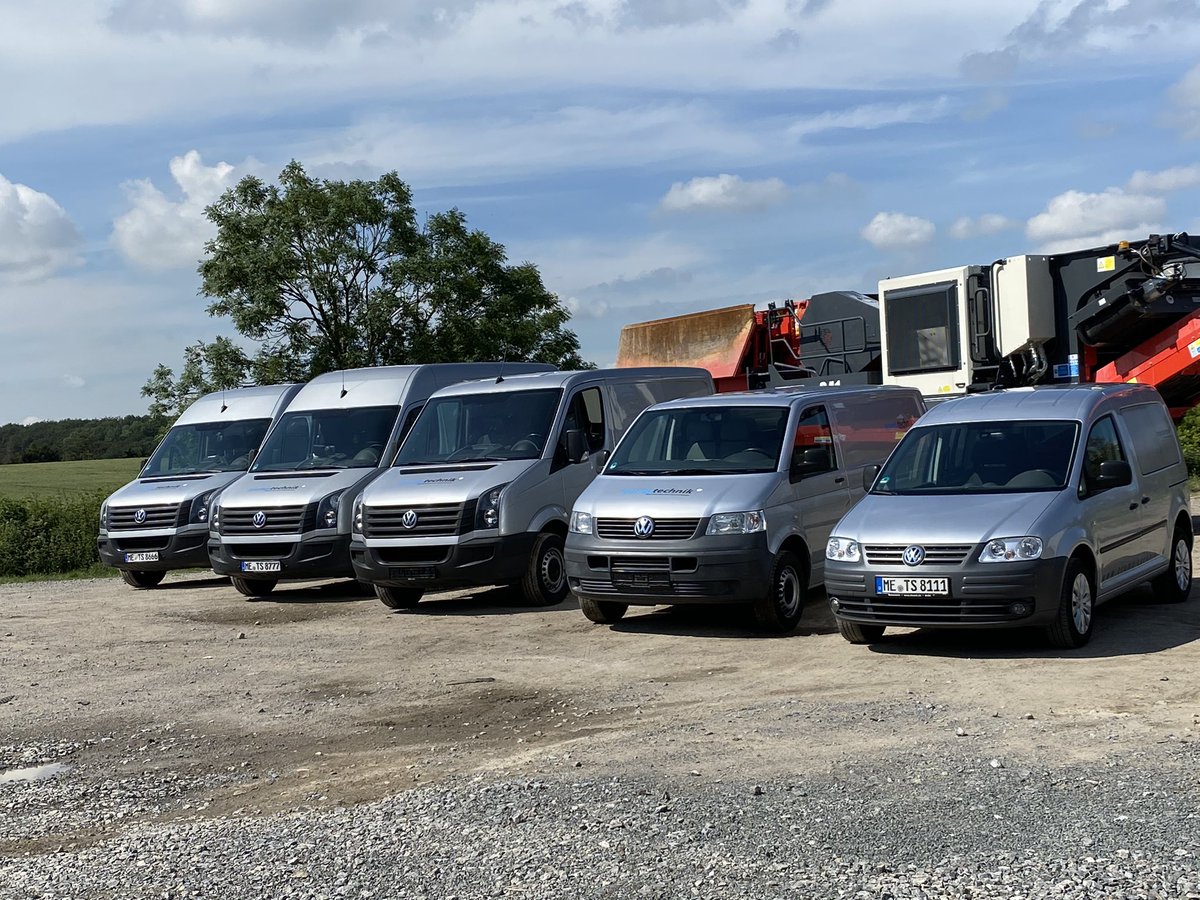 TrumpTechnik's tweet photo. Unsere Serviceflotte ist komplett. Drei voll ausgestattete Servicewagen plus Schnelldienst und Expressfahrzeug für schnelle Ersatzteillieferungen. Weitere zwei Dutzend Subunternehmen gewährleisten flächendeckende Abdeckung in Deutschland 🇩🇪 https://t.co/NeJzO7iLYB