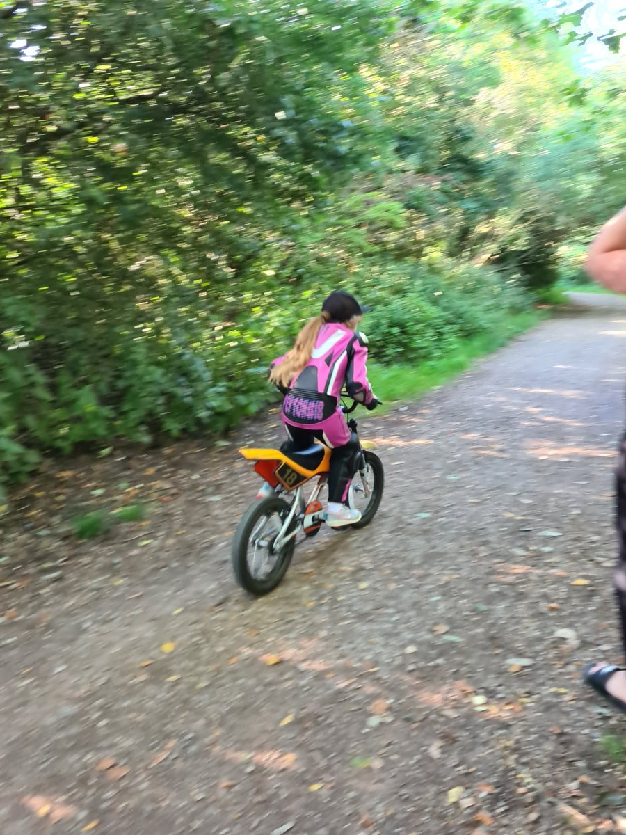LittleP_18's tweet photo. Upping the amount of exercise I'm doing now. Getting out every night now and taking advantage of the beautiful area I have around me. #PR18 #omgracinguk #mucoff https://t.co/9uGMqTWfXW