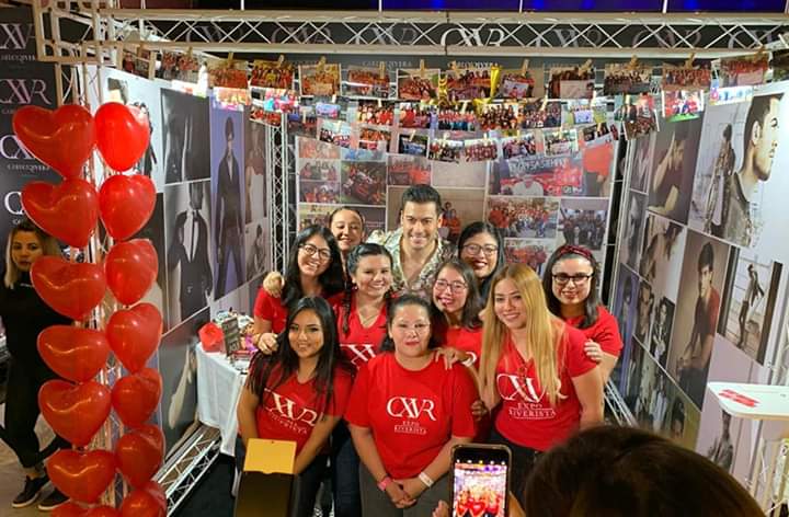 club_carigue's tweet photo. Vivimos un gran festejo gracias por dejarnos acompañarte en tu sueños lo volveriamos a vivir una vez más
Te amamos hoy @_CarlosRivera
#TeamCarigue #CXVR https://t.co/LMNn9JageD