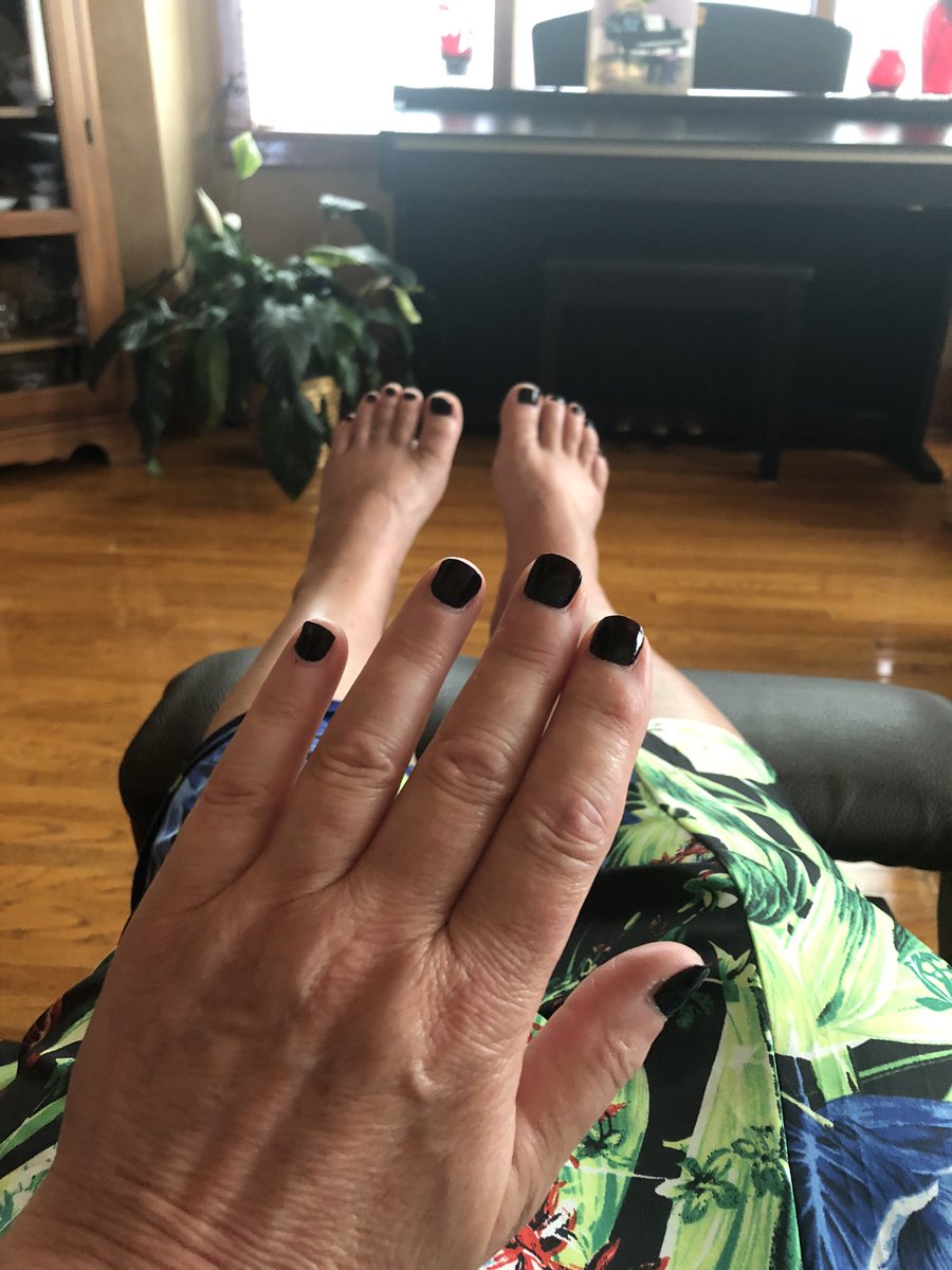 momma_rocker's tweet image. Chiropractor x3 ✅✅ ✅
Massage✅
Nails ✅
Haircut Friday.... and I’m starting to feel so much better! 
#FallsSuck #StillLookingForAJob