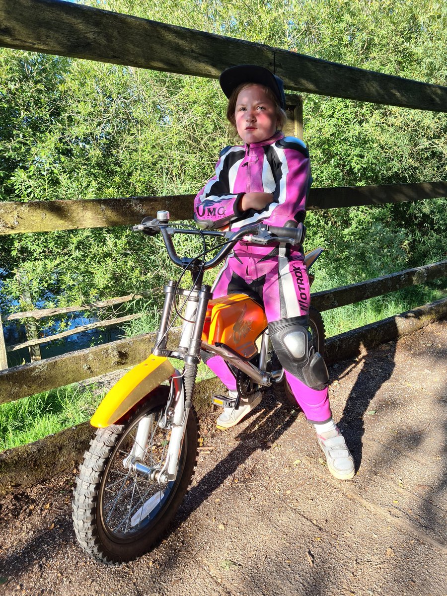LittleP_18's tweet photo. Upping the amount of exercise I'm doing now. Getting out every night now and taking advantage of the beautiful area I have around me. #PR18 #omgracinguk #mucoff https://t.co/9uGMqTWfXW