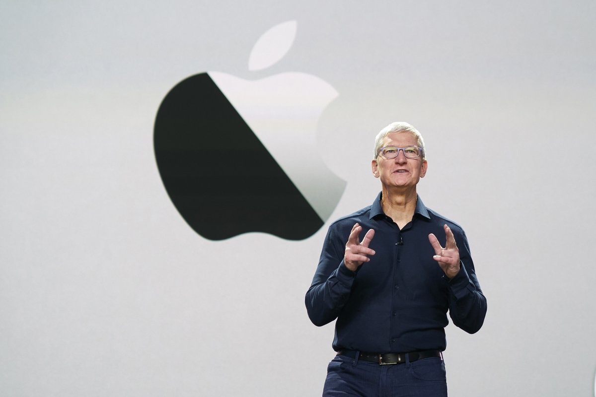 Apple just made a big announcement. It is moving from Intel processors to its own ARM-based chips. We’ll have more on this announcement soon. #WWDC20 #WWDC2020  wired.trib.al/3ghE9MZ