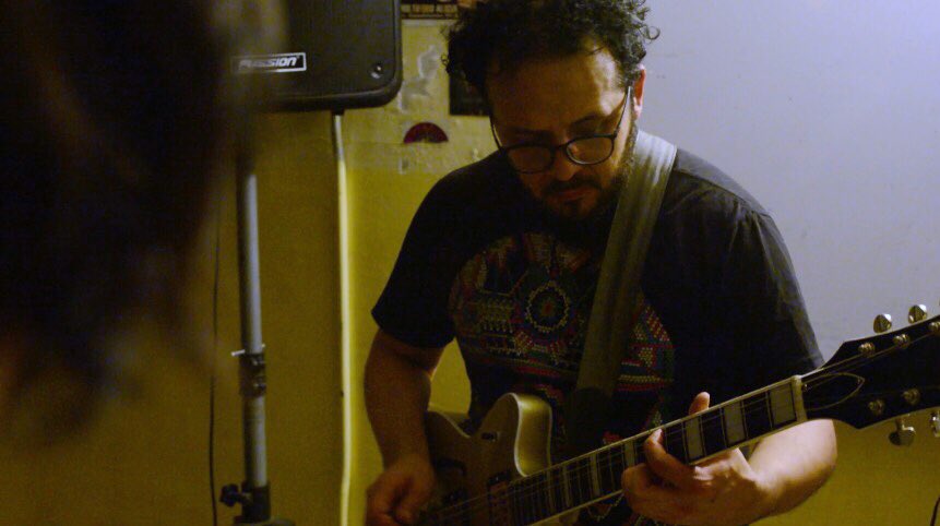 Después de 4 meses, volvimos a ensayar 

#FelizLunes #gretchguitars #guitarplayer #CDMX #karmannghia