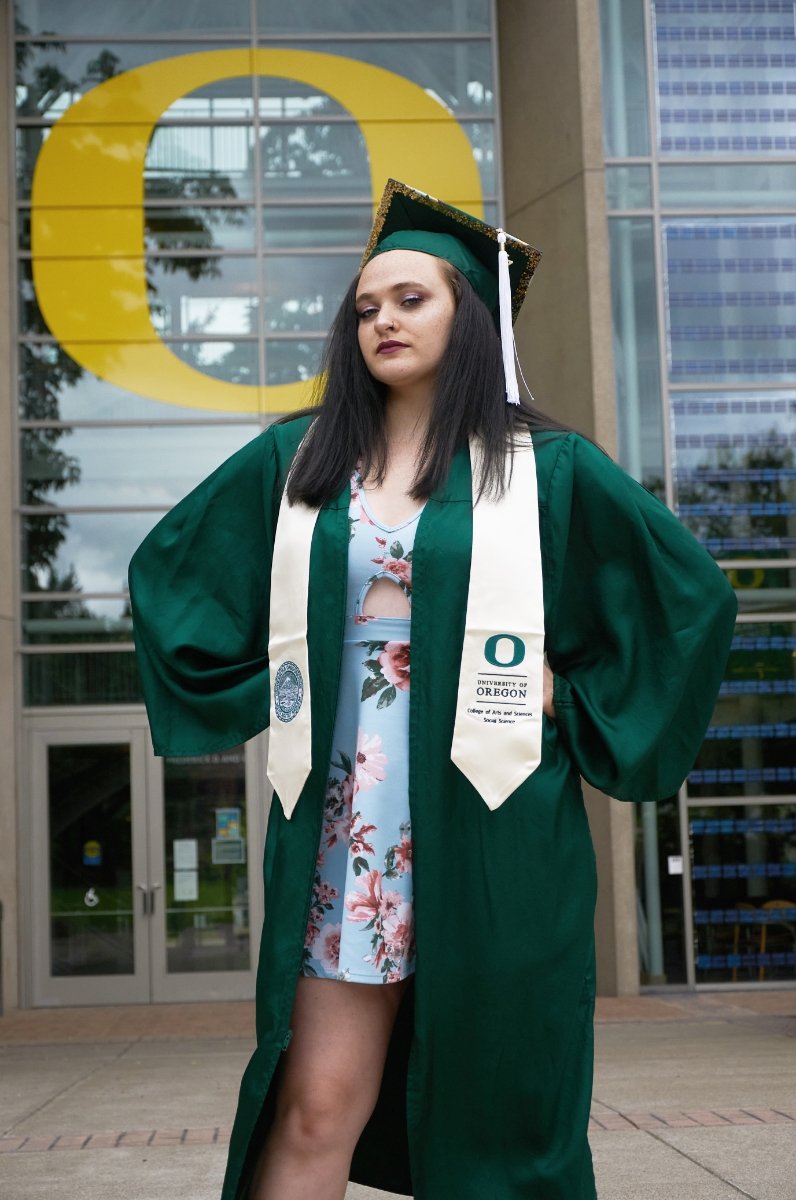 BoyerLynnae's tweet photo. #duckgrad20 I did the graduating thing guys๐ฆ๐ฆ https://t.co/568GEKlNNL