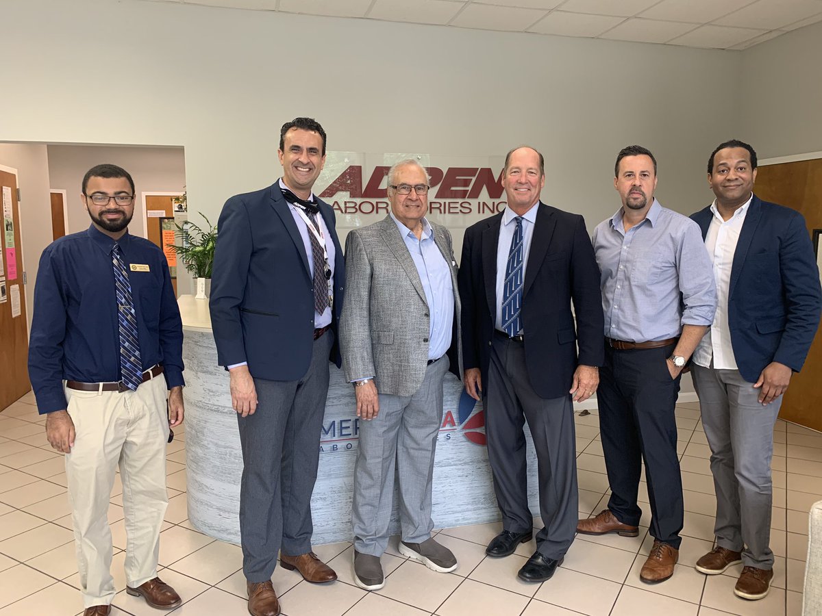 It was a pleasure having Congressman <a href="/RepTedYoho/">Ted Yoho</a> by our lab. #biipartisanAgLaborBill #FlaPol #LaborCertaintyForFoodSecurity #Cannabis #Testing #Agriculture