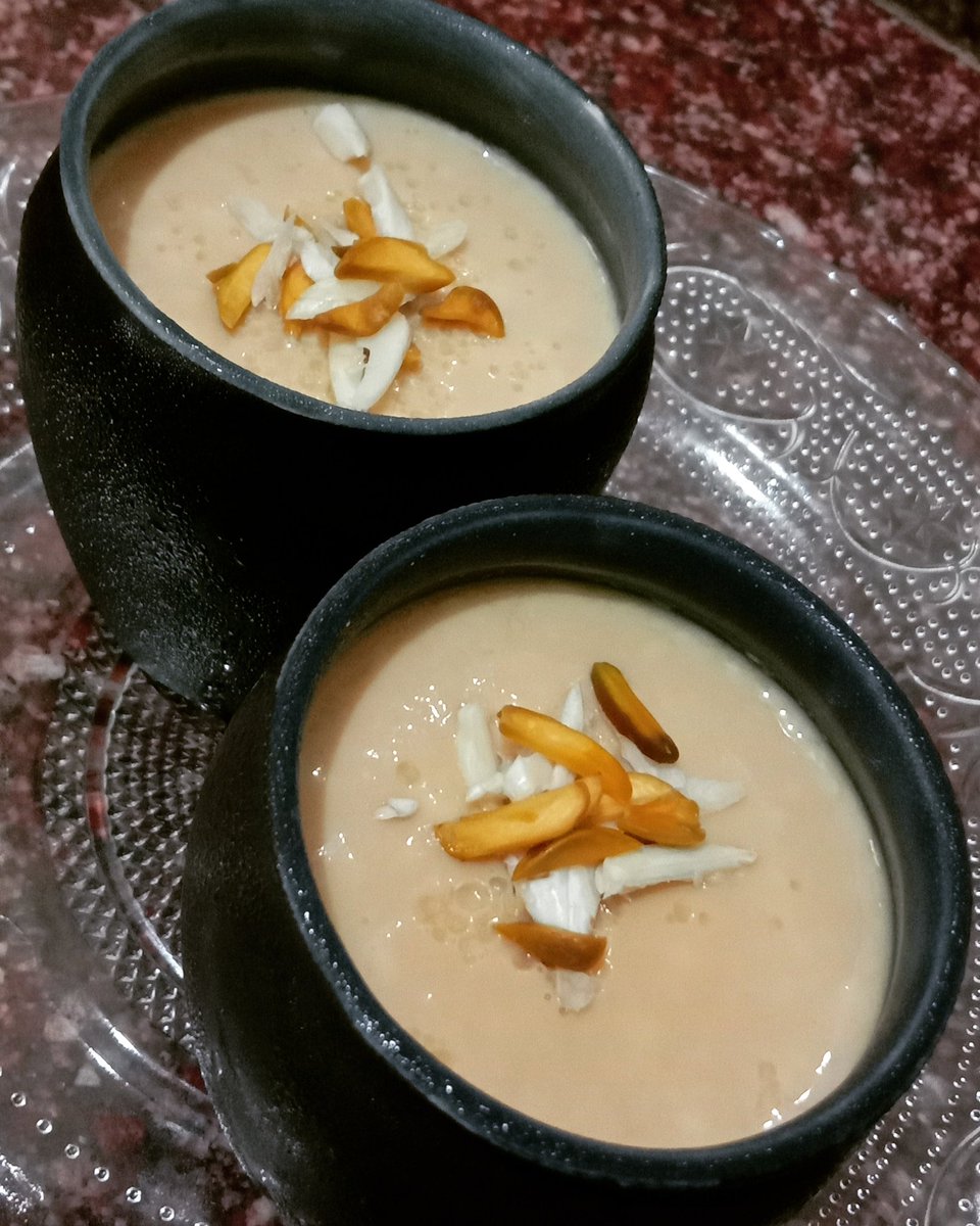 RamiRecipes's tweet photo. Popular Bengali dessert....MISTI DOI......
SWEET CURD......MITHA DAHI.. https://t.co/yCVGHJiqMF