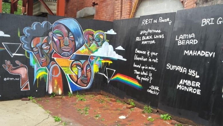 This gives me big 2015 vibes. In the summer of 2015, Ottawa artists Allan André and Kalkidan Assefa put up a mural honouring Sandra Bland at Tech Wall, and Kalkidan put up a Black Trans Lives Matter mural on Somerset at Bank. Both of these murals were defaced w “all lives matter”