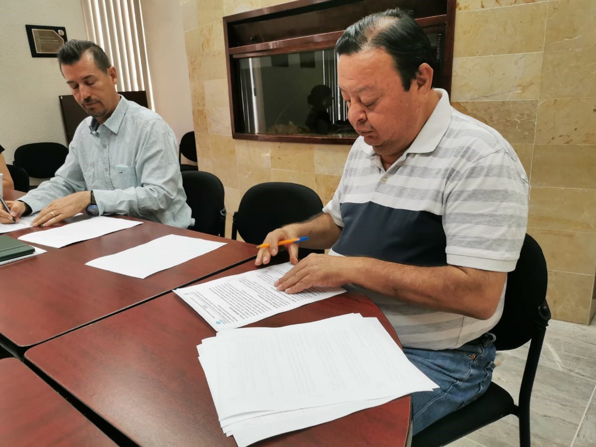 VasantaMagazine's tweet photo. Vasanta por la Educación y @conalepQro firman convenio de colaboración.... @Manuelpaz #CEO de @VASANTAMX
https://t.co/GHPoBOHmnr
#Educación
#BrechaDigital
#PrecioJustoParaTodos
#RedCompartidaMx https://t.co/3Z0VlglxGD