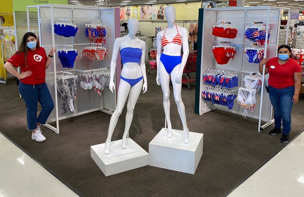 RubyC2715's tweet image. VM @DiannaT2715 creating teaching moments, how about this 4th of July refresh! 🇺🇸✨  @skynewton3 @salamlazkani @tracyacurry1 @DiannaT2715 @SavFromTarget21 #4thofjulyattarget #vmstandards