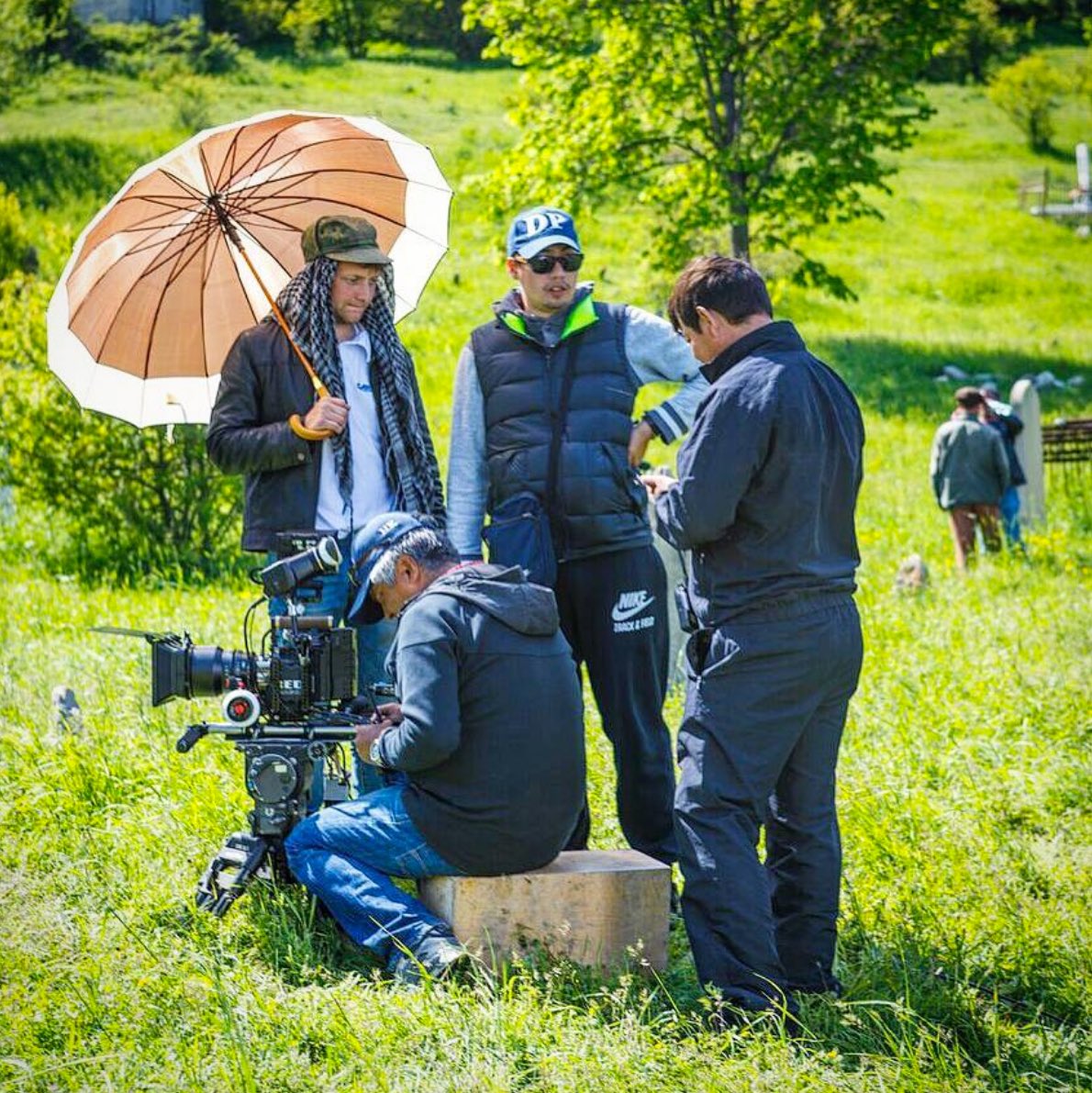 theroadtomother's tweet photo. Today we’re sharing two behind the scenes pictures from the set of ‘The Road to Mother’! Shooting scenes outdoors can be harder than one might think... especially in forests and fields. These photos provide a glimpse into how much hard work it takes to bring a film to life! https://t.co/DBLpowszIg
