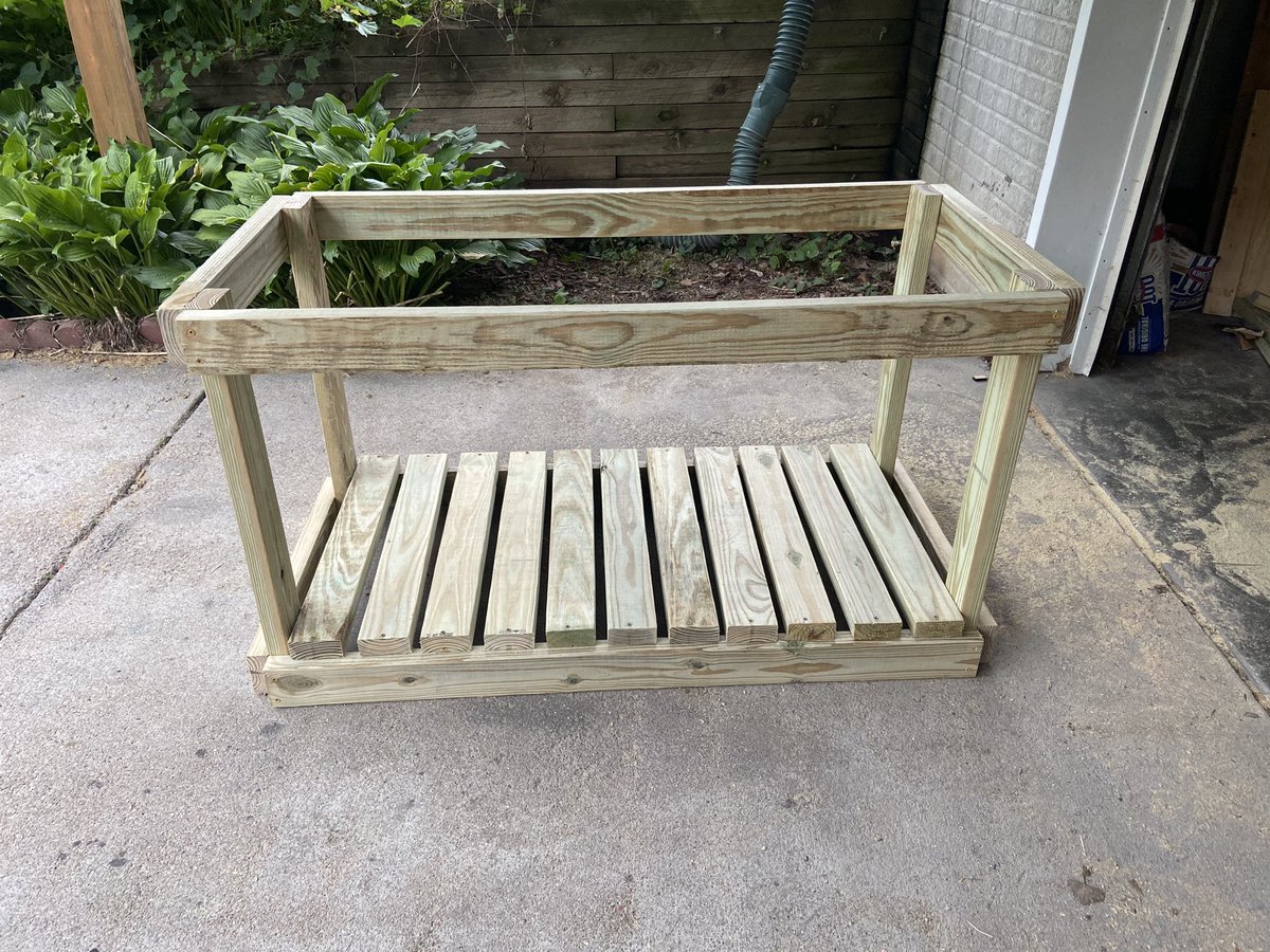 ParQay's tweet image. Trash Can Holder (50Lx25Wx30h) Quick little project #CustomerRequest