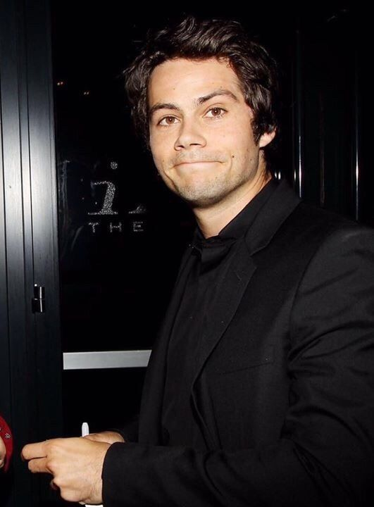 blueandlwt94's tweet photo. dylan obrien in suits a beautiful thread; https://t.co/yPnEaQsvyO