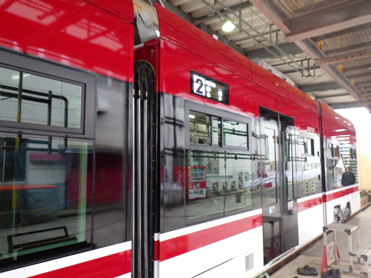 長崎電気軌道株式会社様の超低床式路面電車5003号の行先表示器です