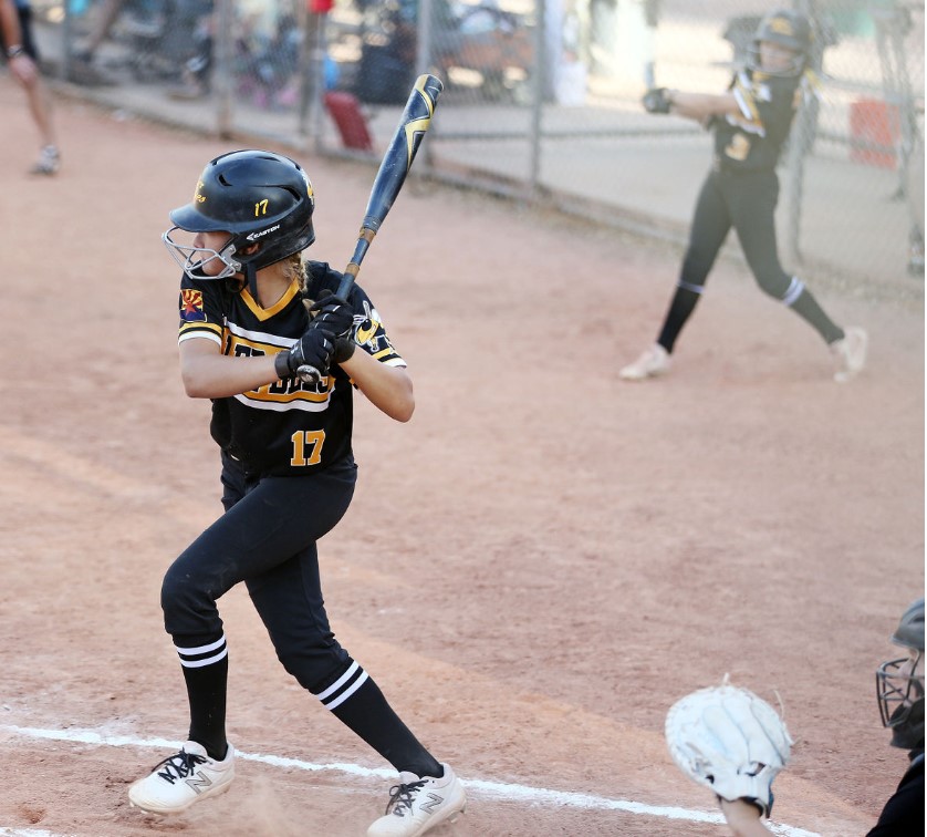 QCHSSoftball's tweet photo. Josie the Flash #17! Not only will she beat you with her speed; She can slap with the best of them. Line drives and fly balls die in her outfield coverage!
#CF #AZkillerbees08 #Clubsoftball #17 #Slapper #gotrange https://t.co/O0F2jOdUGz