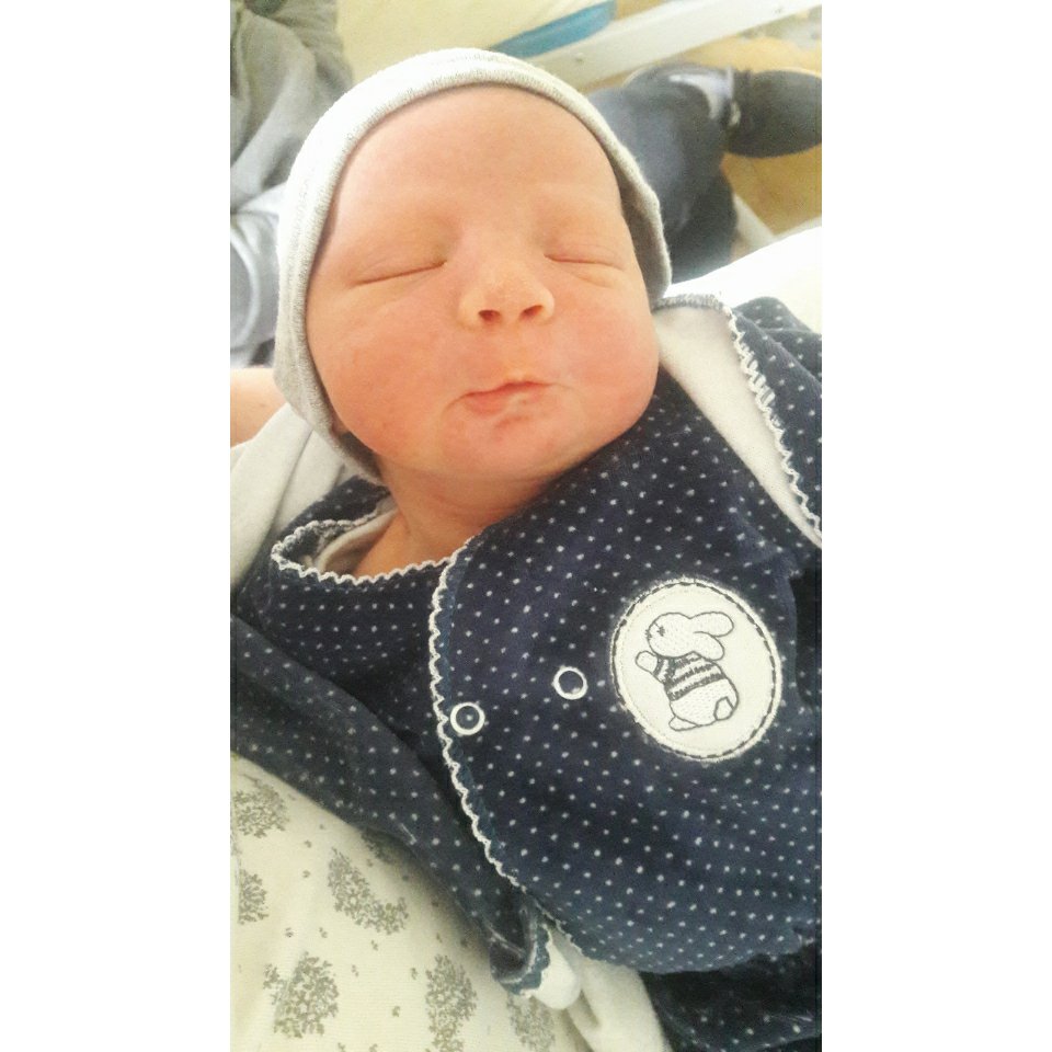 milucha_m18's tweet photo. Llego Liam Román Maciel el día 18 de junio de 2020 pesando 3,660g a las 7:50 am y midiendo 50cm . 💕 viniste para cambiar todo hijo te amo mi vida 😍 https://t.co/rRdvprLy2U