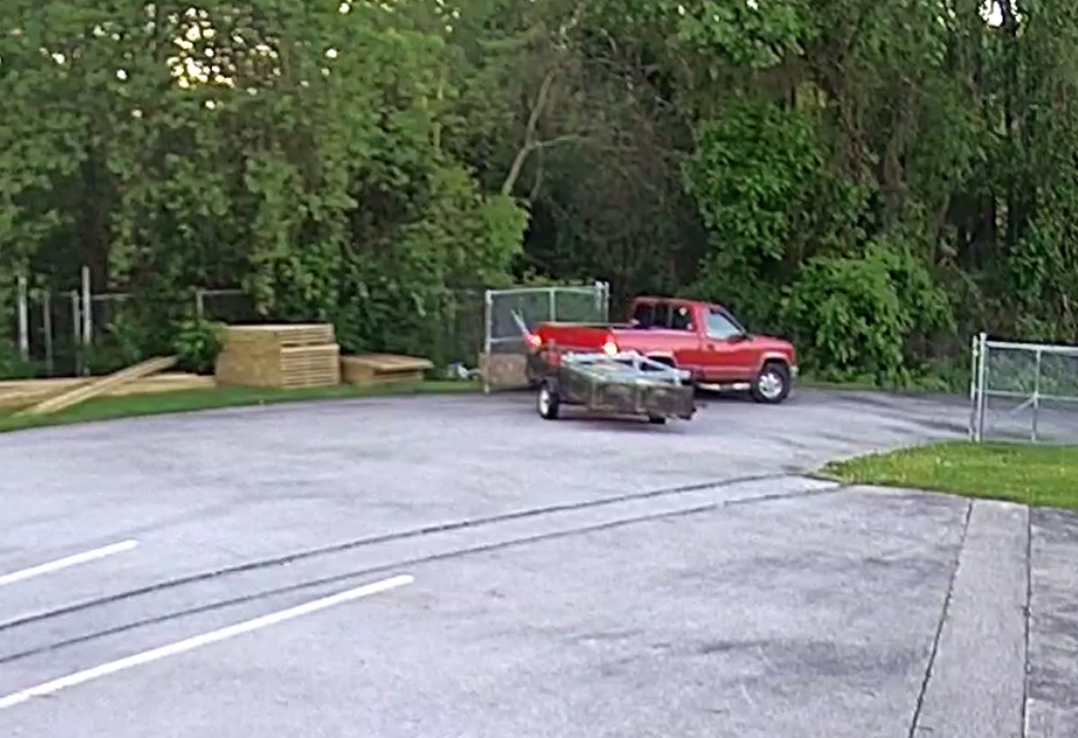 🔎‼️ ATTENTION: The Summit County Sheriff needs your help identifying this vehicle involved in taking property from Coventry Middle School on May 31, 2020. Any information will remain confidential. Please contact the Summit County Sheriff’s office at: 330-643-2181