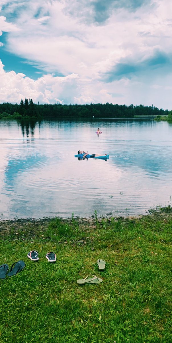 Samantha12Sue's tweet photo. 🌞 #BeachDay #FirstConnecticutLake #lake #swimming #tanning #friends #fun #summer #SunnyDay #happy https://t.co/JNaJypvYHf