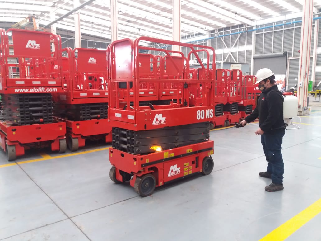 Alo_Lift's tweet photo. Zona de Certeza #ALOLift y sus protocolos de limpieza de equipos. Contáctenos a través de sitio web para compra de alza hombres en red de sucursales en Chile: https://t.co/oZ1QgBxONN https://t.co/vMfElgfKuA