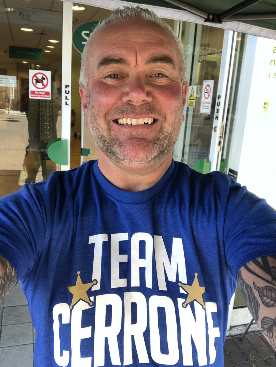 geoffbrawler's tweet photo. Got home from work this afternoon to a delivery package ๐ฆ from the @ufc containing a belated 50th birthday ๐ gift from my bestie #jimmythebull from Hull,so thoughtful buying me T-shirts of my favourite #ufc fighter #DonaldCerrone @Cowboycerrone ๐ค #teamcerrone ๐ฏ ๐๐ป https://t.co/sHvC5qEQym