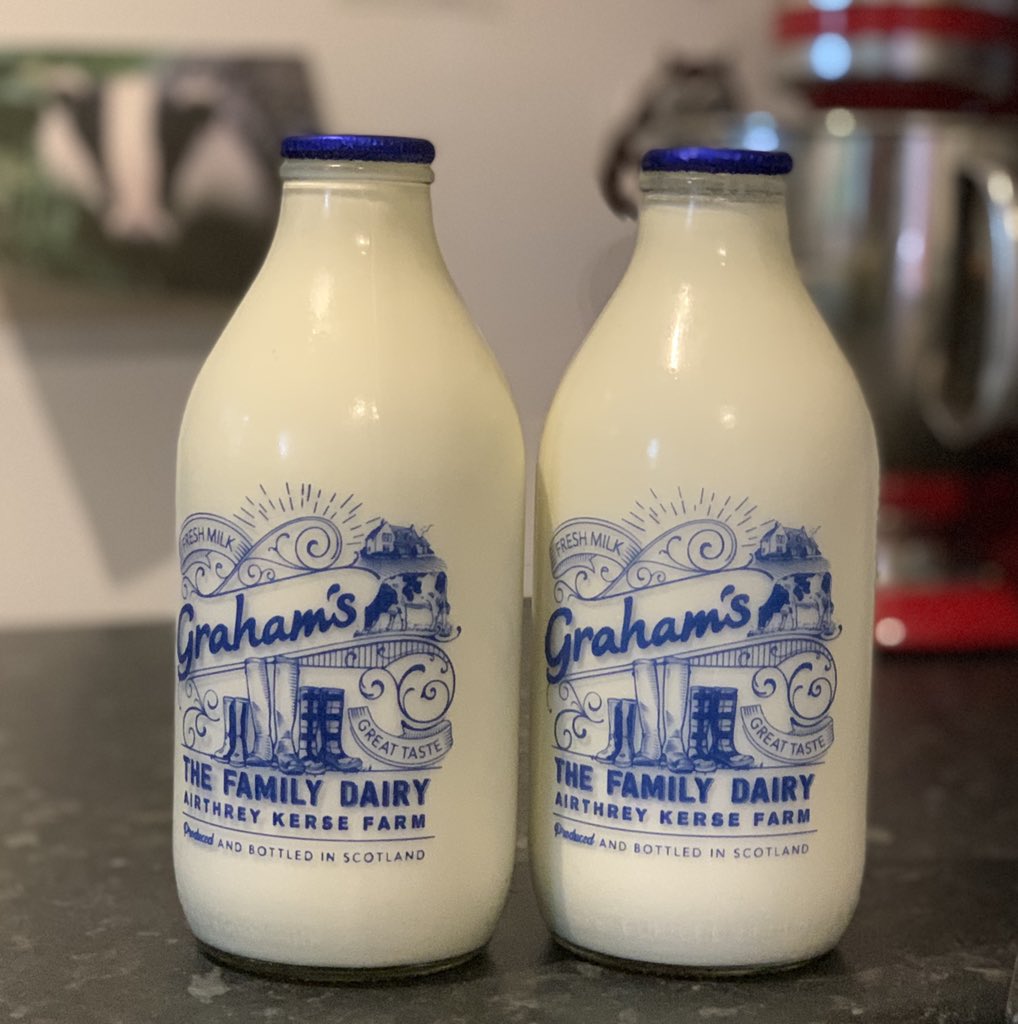 highland_andy's tweet photo. This is so cool!
Our local shop is now stocking milk in glass bottles.
Itโs years, sorry decades, since I saw these last ๐๐๐๐ป
#rinseandreturn #noplastics https://t.co/kdD3qpxaPv