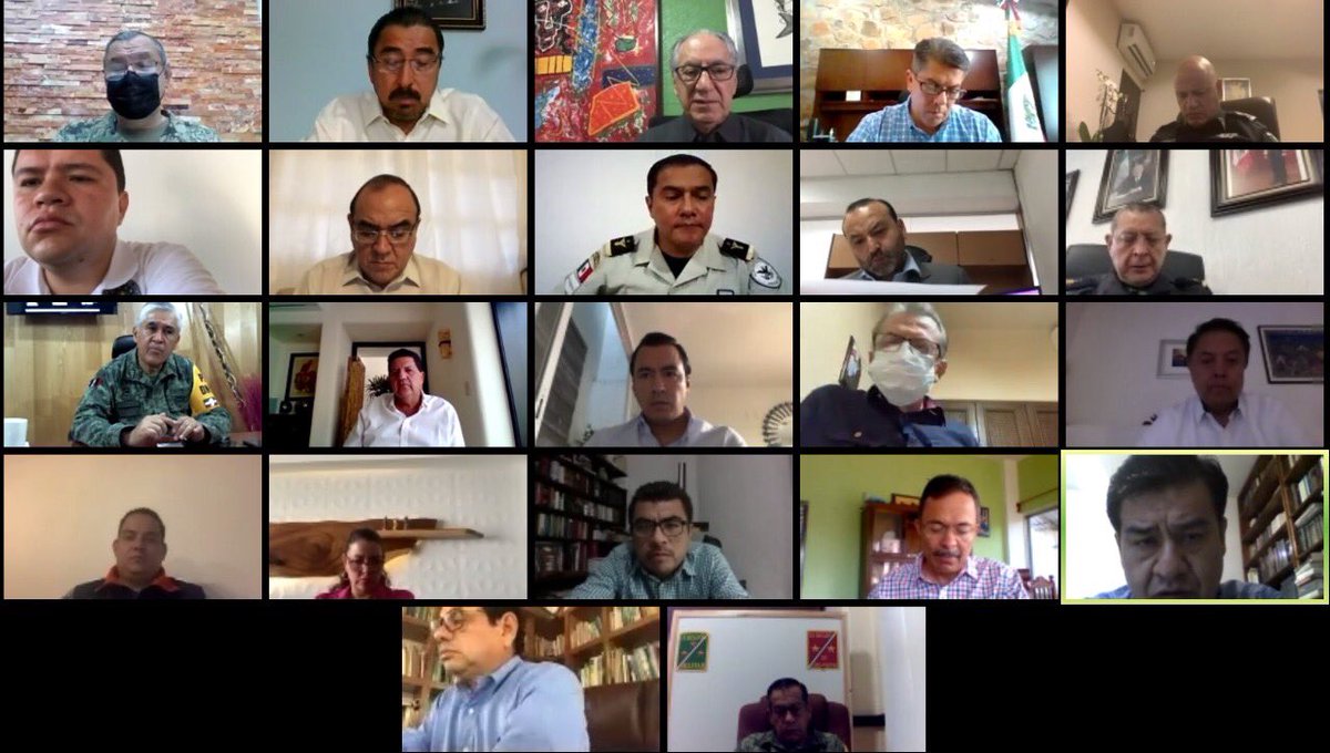 GuerreroComSoc's tweet photo. Expresa el gobernador @HectorAstudillo su pésame a familias de elementos caídos en Tetipac. https://t.co/9Pmu8hAgXD https://t.co/OlGsu7wtTN