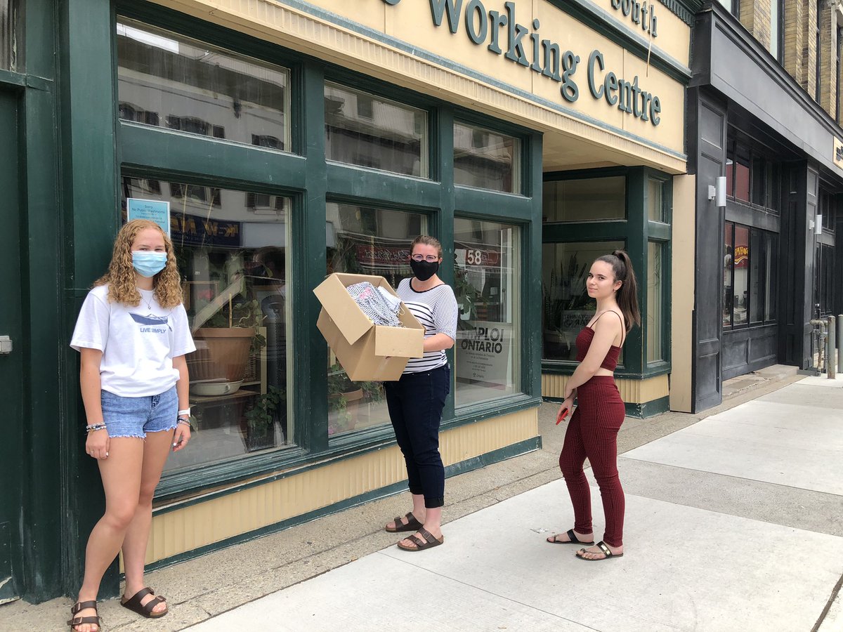 mmeseiling's tweet photo. The KCI Family Studies department has been busy with needle and thread this past month! Our sensational Grade 9 and 10 students sewed and donated over 300 cloth face masks to the awesome folks at the @Workingcentre today as part of their Projet de la communauté! @ONEKCI @wrdsb https://t.co/IIhxJ2LVtd