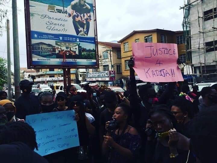 En sierra leone aujourd'hui y'a eu une marche pacifique pour réclamer la justice pour khadija et pour dire stop au viol