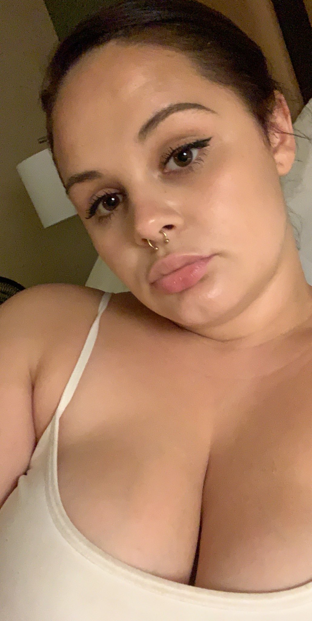 1 pic. Baddie , 😍😘 https://t.co/4X2D0Pyg3N