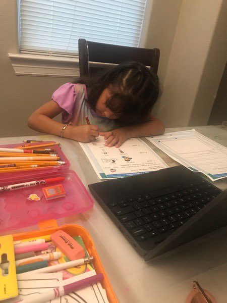 RBenignus's tweet image. It’s great to see kindergarten Ss working during Summer School. Even while at home, working hard and parents providing them with great support! #summerschool #magnoliaisd #bilingualprogram