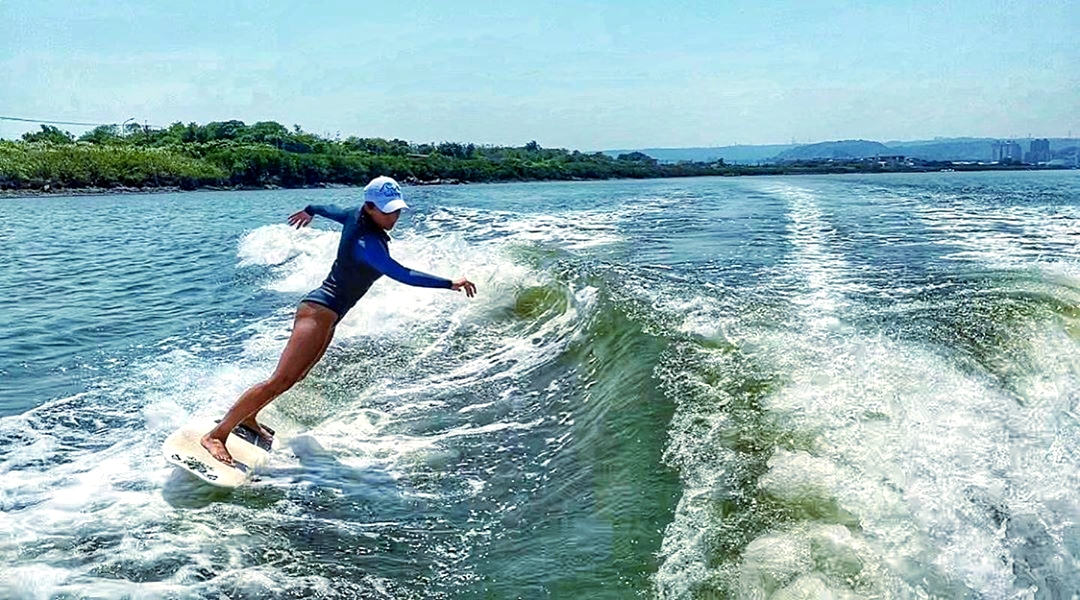Lakesurfing's tweet photo. BIG turn
#wakesurf #wakesurfing #bottomturn #lakesurf #wakeboat https://t.co/bMJ0reJRo2
