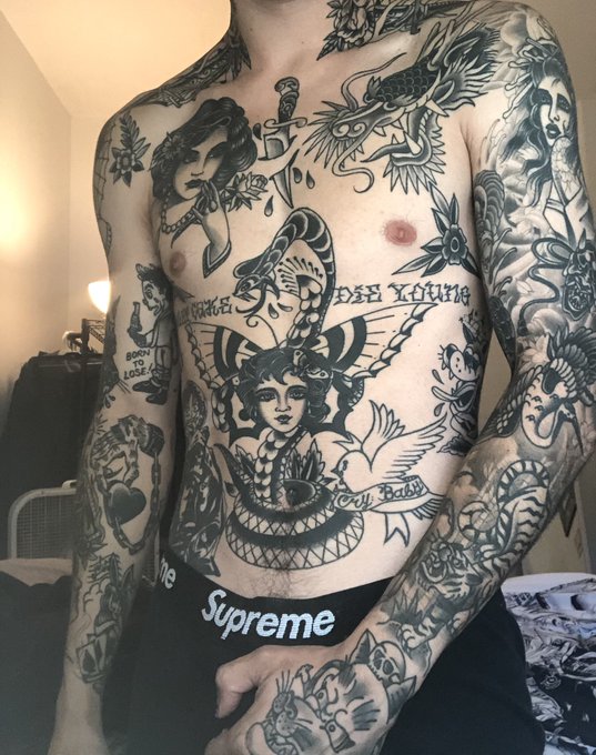 which is better 1 of 2 ?? https://t.co/eWvLWi8jGd