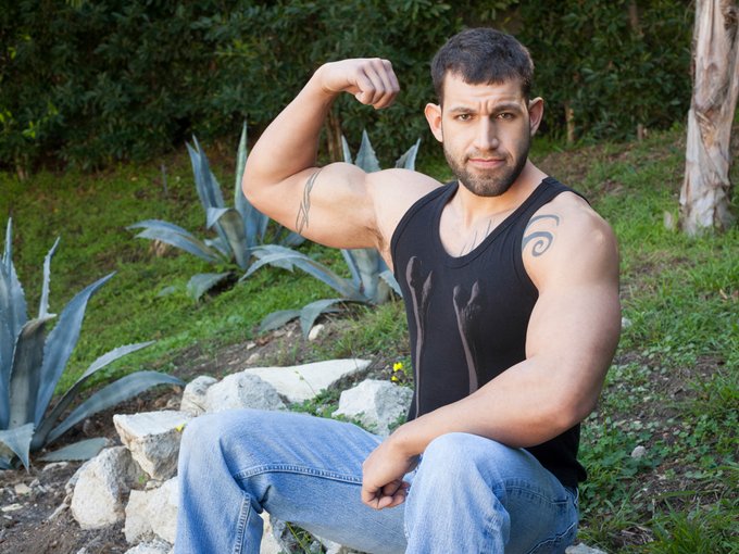 1 pic. #solo #gayman #BrutusButler came to us, and we assumed he was straight beefy gym freak, but turns