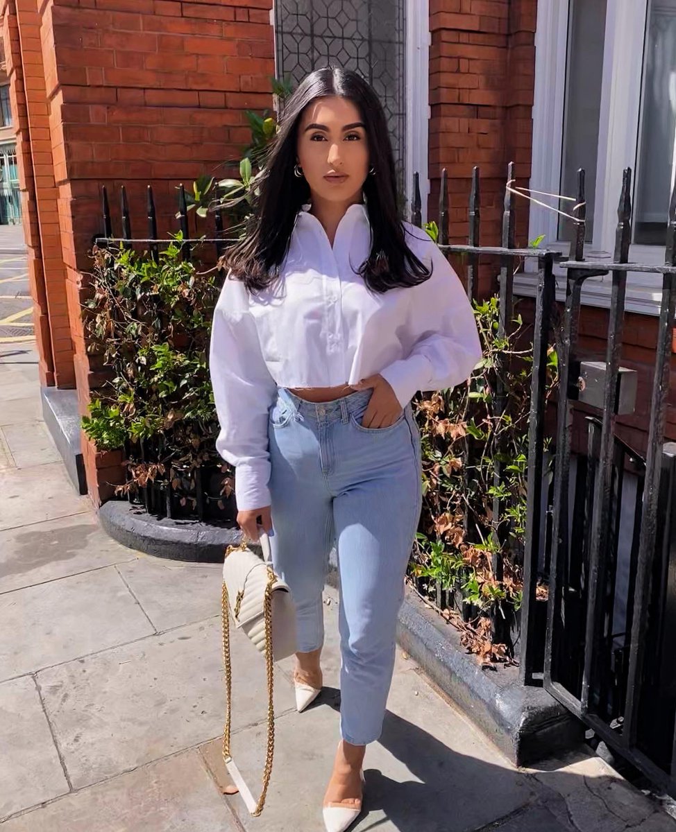 Had to use my Live Photo’s to get these pics cause half the time my eyes were closed ffs so quality is not looking the best 😠✨