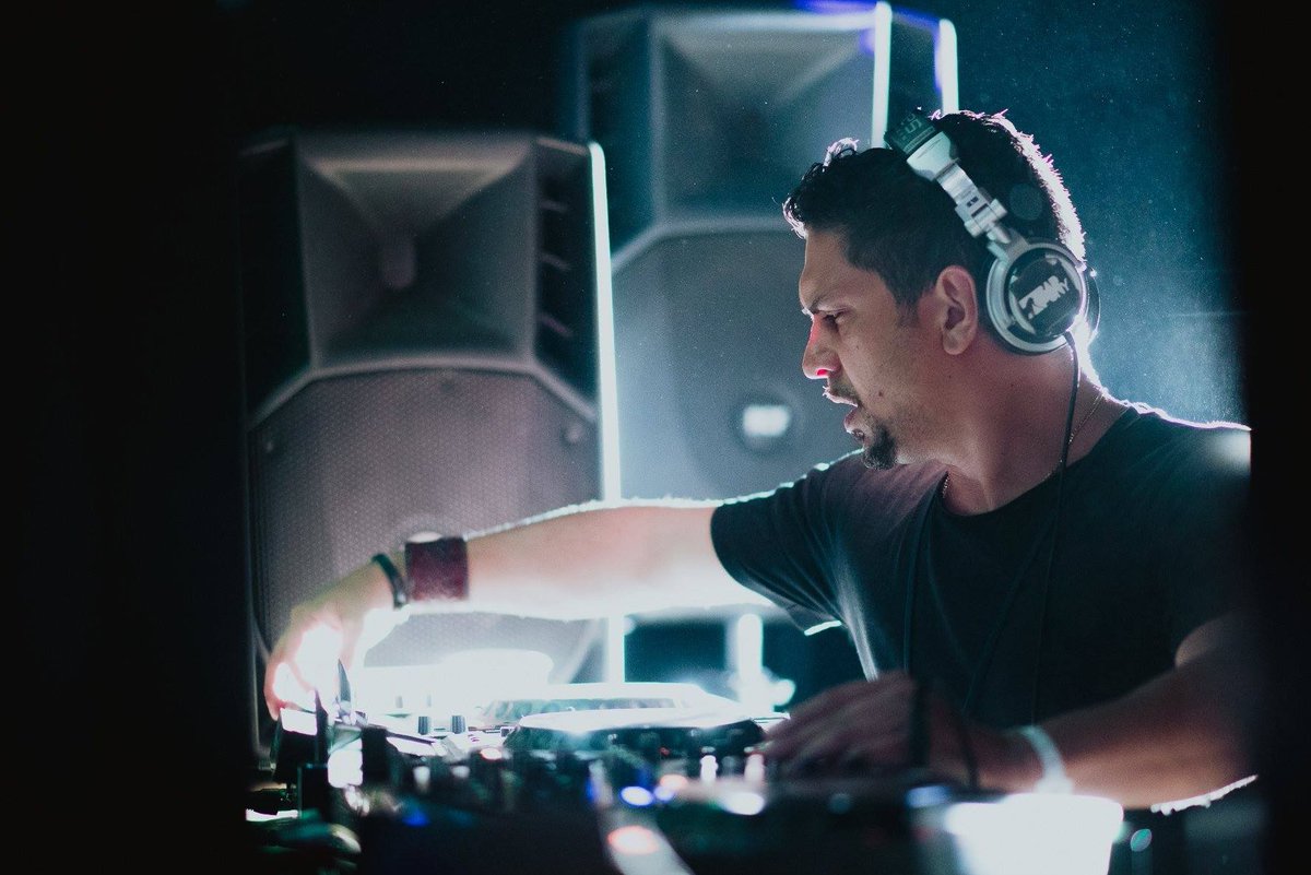 Le 22 juin à Déviations sur CKIA FM 22 h : <a href="/artbatmusic/">ARTBAT</a>, 
<a href="/ToneDepth/">Tone Depth</a>, <a href="/AvesVolare/">Aves Volare</a>, <a href="/DanitoAthina/">DANITO</a>, Desna, <a href="/noahpred/">noah pred</a> et @Pablo_Bolivar_

23 h : <a href="/deadmau5/">Goat lord</a>, <a href="/macrowavemusic/">Macrowave</a>, <a href="/knifepartyinc/">Knife Party</a>, 
<a href="/dadalife/">Dada Life</a>, Brummer, <a href="/killthenoise/">ᵏᵗⁿ</a>, Mija, <a href="/OfficialRezz/">RΞZZ</a>, <a href="/Malaamusic/">Malaa</a>, Spunker, <a href="/NeroUK/">Nero</a> et ZHU