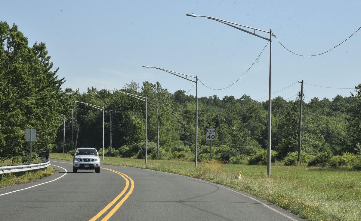 baileyfaywright's tweet image. A small vigil on the side of Research Parkway in Meriden marks the general area where local teen Jaylon Nixon was killed in a car crash early Sunday morning. 

More information to come.